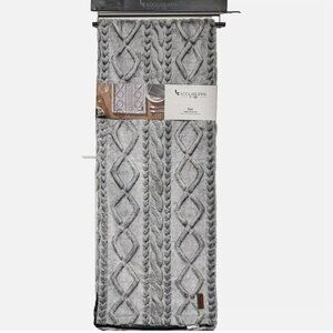 NEW KOOLABURRA By UGG Eve Faux Fur Frosted Gray Cable Knit Table Runner 14 x 72